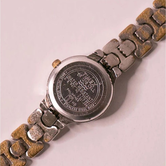 Timex Indiglo Women's Two Toned Bracelet Band Analog Watch Water Resistant - Picture 4 of 7